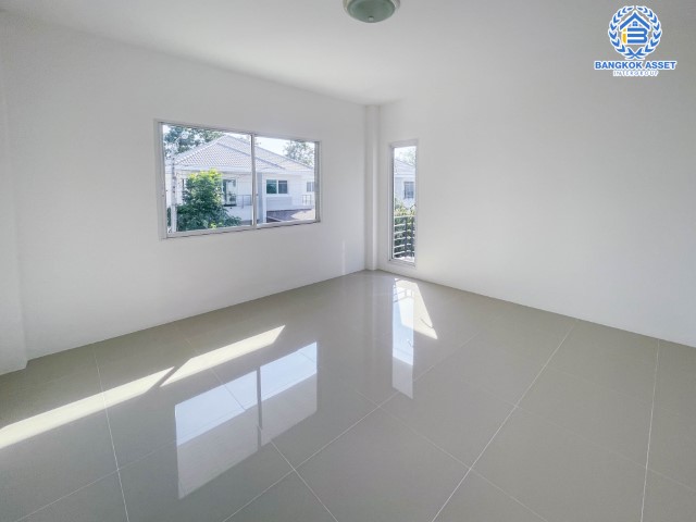 *****บ้านเดี่ยวมือสอง ม.แพลทฟอร์มออคิดพาร์ค บางนา-ตราด เนื้อที่ 56.2 ตร.ว. ฟังก์ชัน 3 ห้องนอน 2 ห้องน้ำ 2 ที่จอด บนทำเลเดินทางสะดวก เชื่อมต่อถนนบางนา-ตราด เข้าเมืองสะดวก ใกล้จุดขึ้นทางด่วน "บูรพาวิถี"